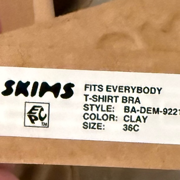 Skims NWT Clay Colored T-Shirt Bra, 36C. - Picture 4 of 5